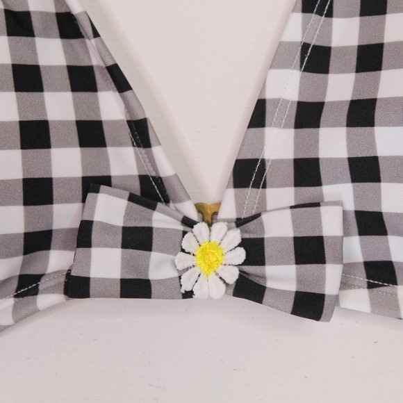 Betsey Johnson Retro Daisy The Picnik Halter Bikini Top - Picture 4 of 6